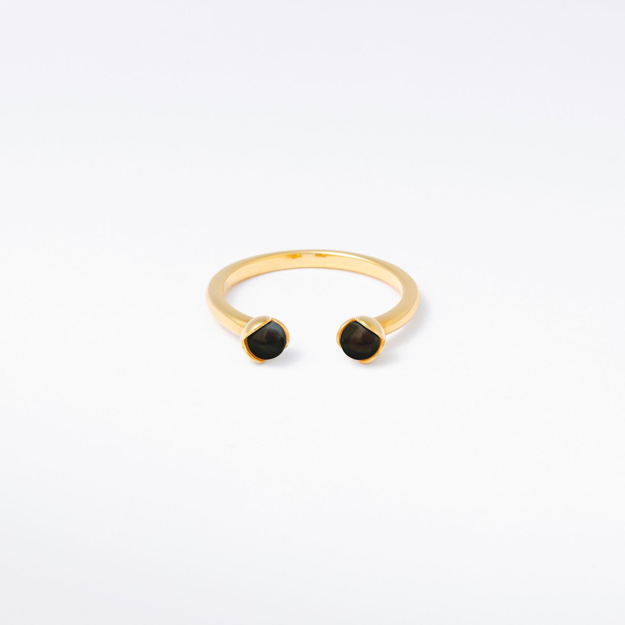 double pearl ring / gold / black
