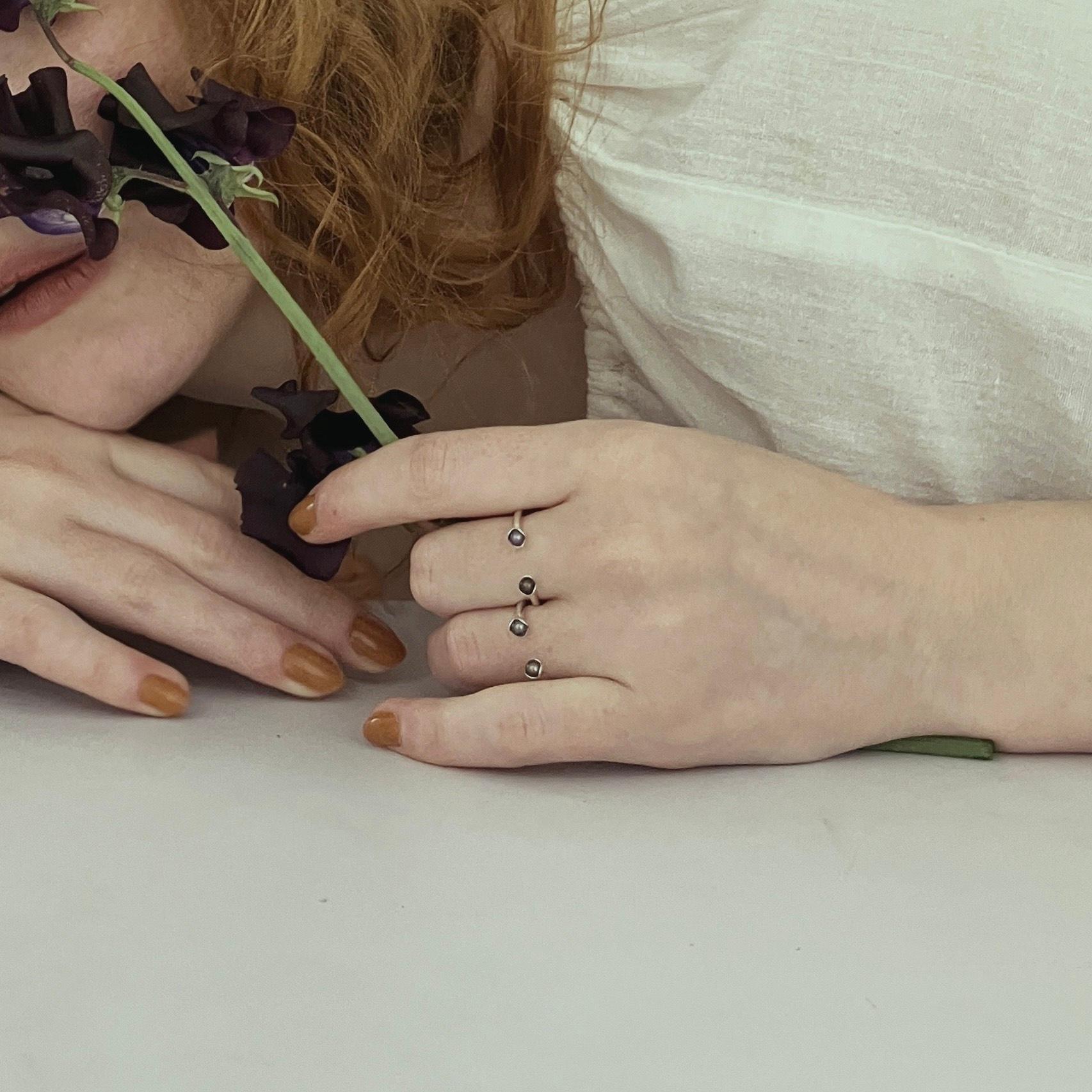 double pearl ring / silver / black | 7枚目